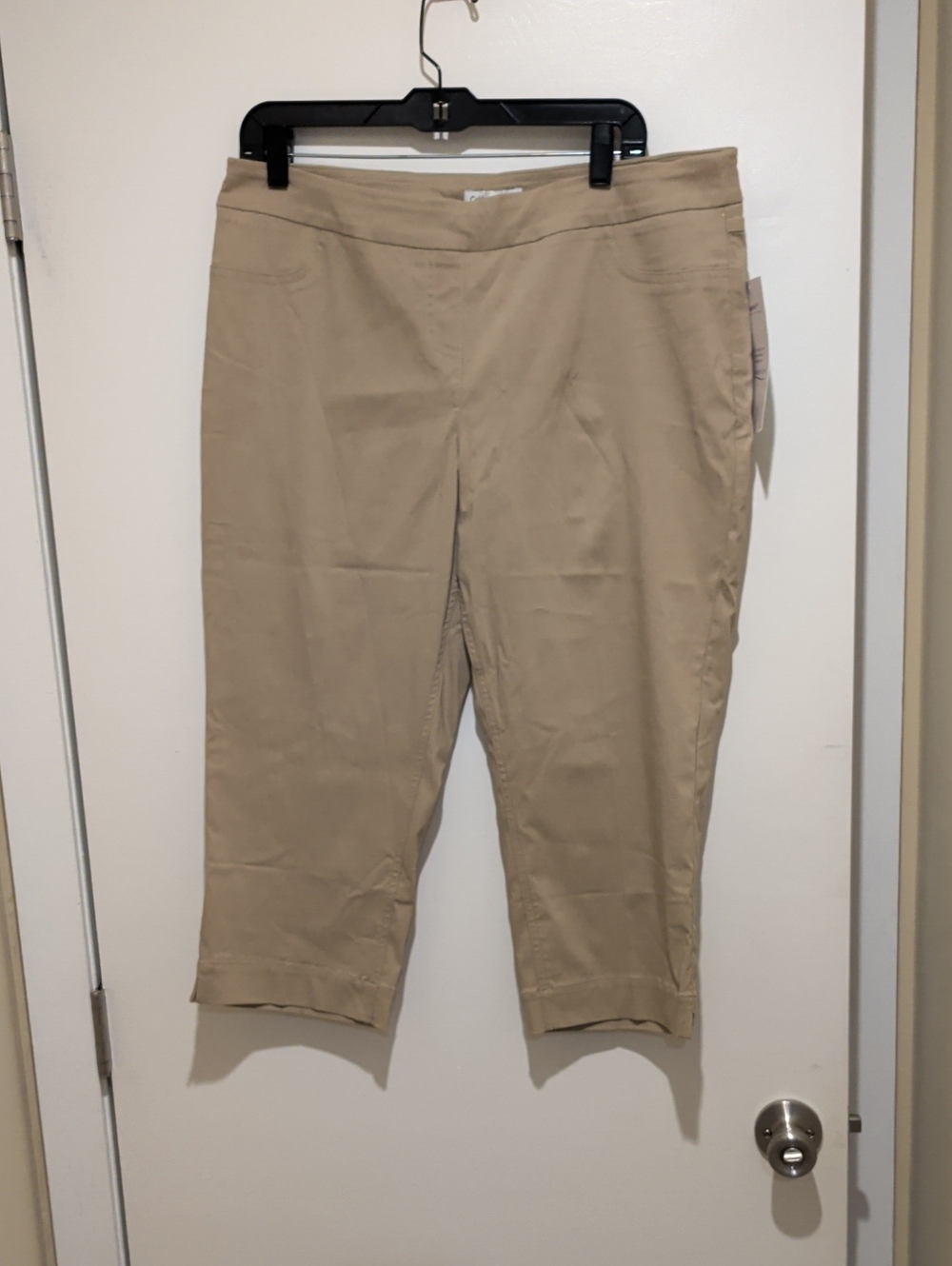 Women's Stretch Capri Pants - Beige